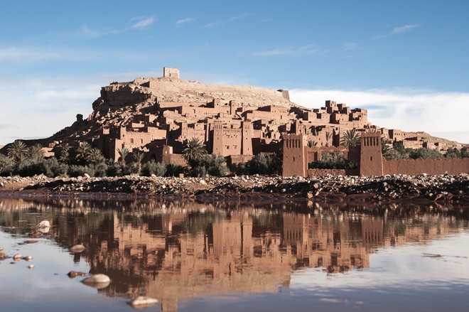 Ait Benhaddou là thành phố công sự của Morocco, nằm dọc tuyến đường caravan cũ giữa Sahara và Marrakesh. Ait Benhaddou đã được UNESCO công nhận di sản thế giới từ năm 1987.
